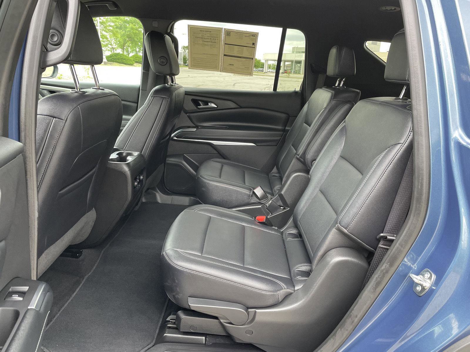 Used 2025 Chevrolet Traverse LT AWD/4WD image 19