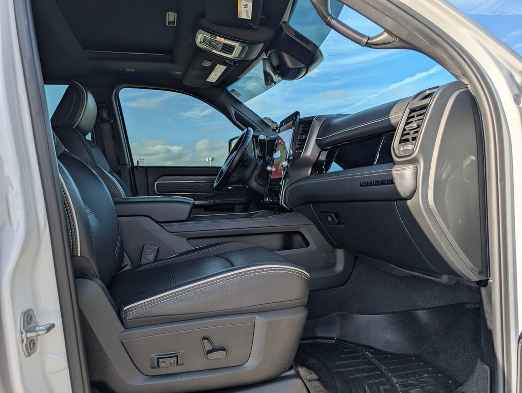 Used 2025 RAM 2500 Limited AWD/4WD image 12