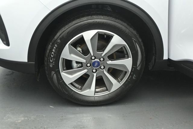 Certified 2025 Ford Escape Platinum AWD/4WD image 51