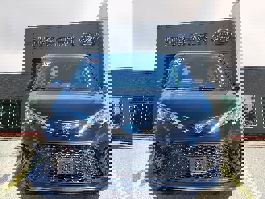 Used 2022 Toyota Sienna XSE image 8