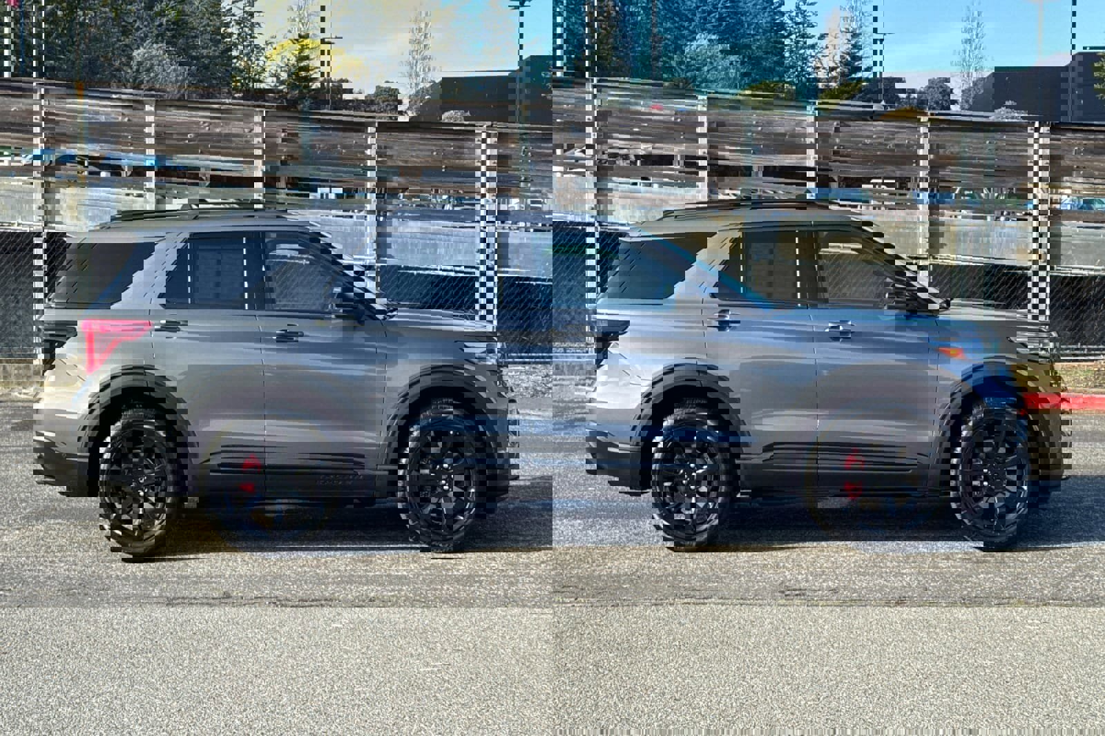 Certified 2022 Ford Explorer ST w/ Equipment Group 401A image 3