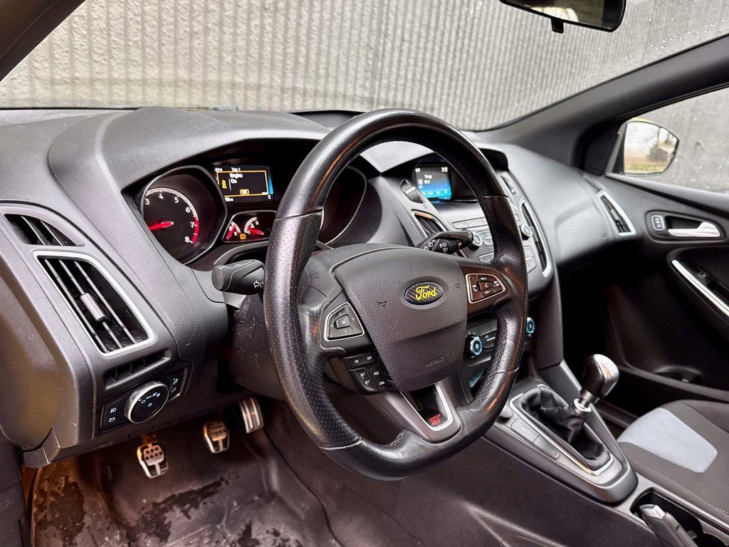 Certified 2018 Ford Focus ST image 9