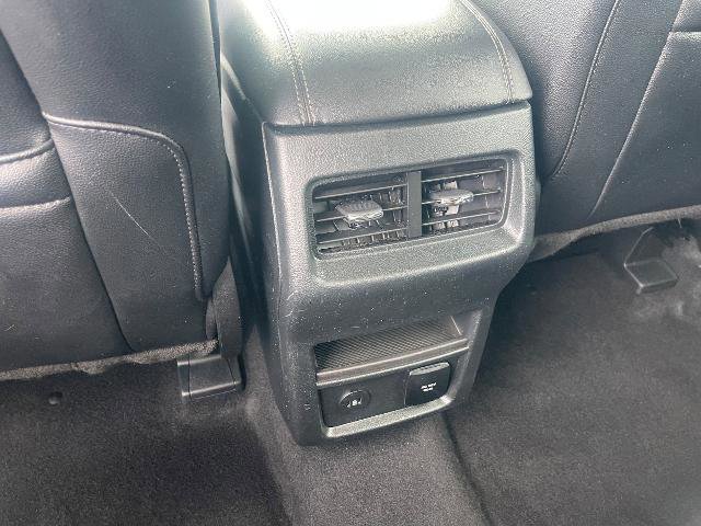 Certified 2024 Ford Edge Titanium image 17