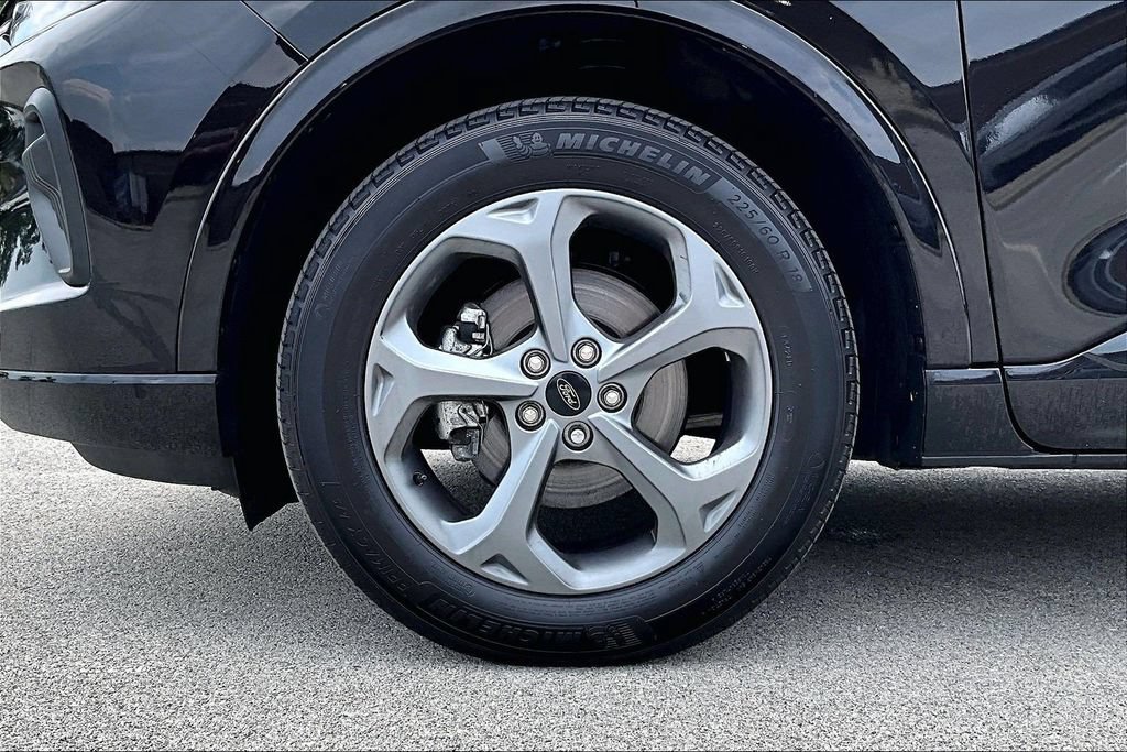 Certified 2024 Ford Escape ST-Line w/ Tech Pack #1 AWD/4WD image 9