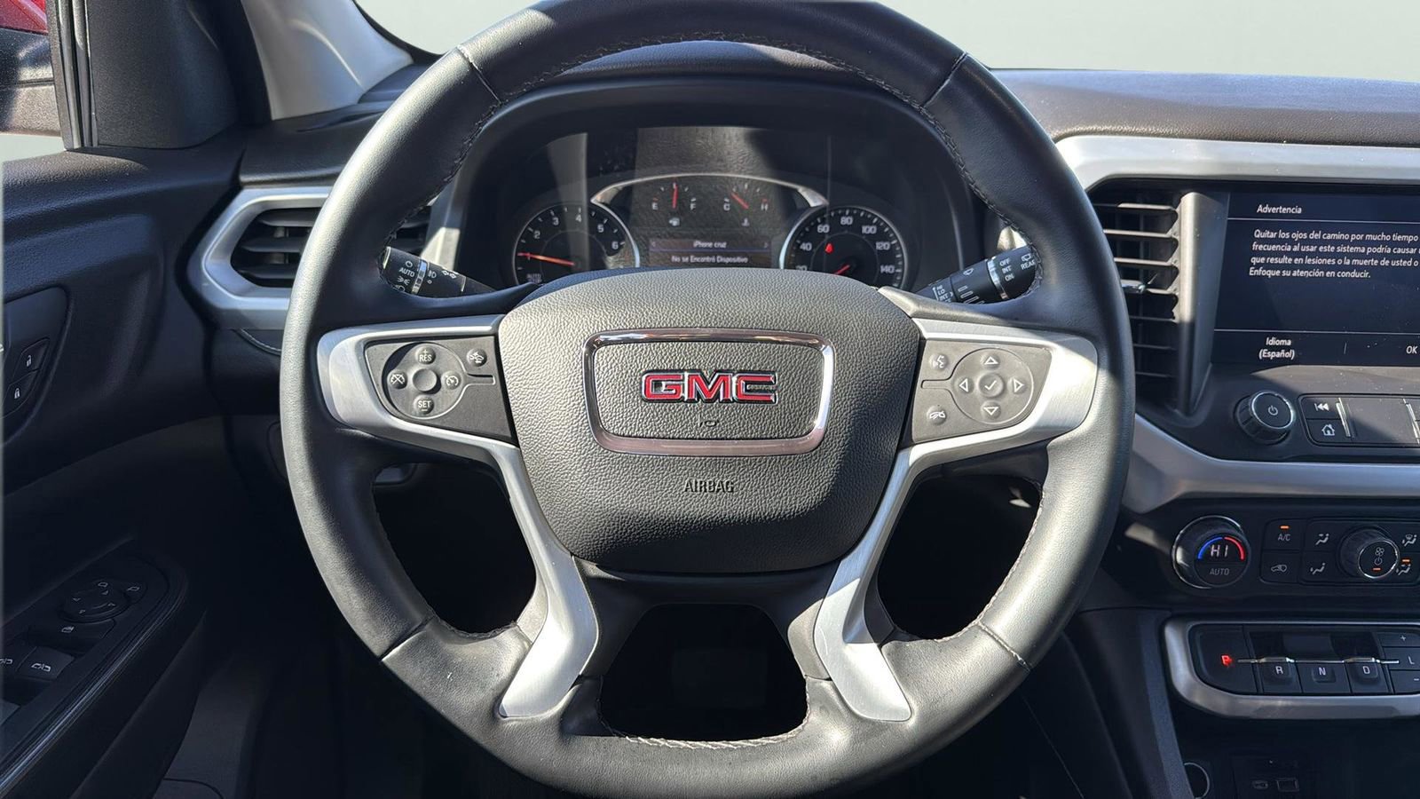 Used 2023 GMC Acadia SLT image 15