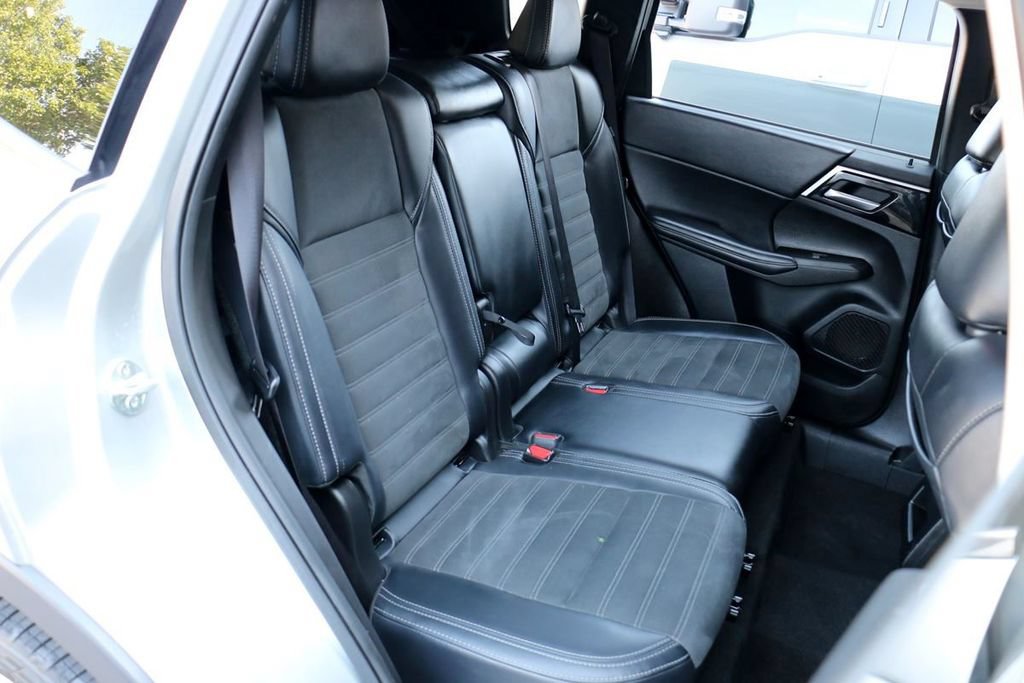 Used 2024 Mitsubishi Outlander SE AWD/4WD image 32