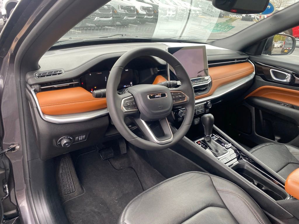 Used 2024 Jeep Compass Limited w/ Elite Group image 12