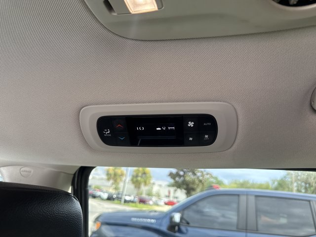 Used 2022 Chrysler Pacifica Touring-L FWD image 20