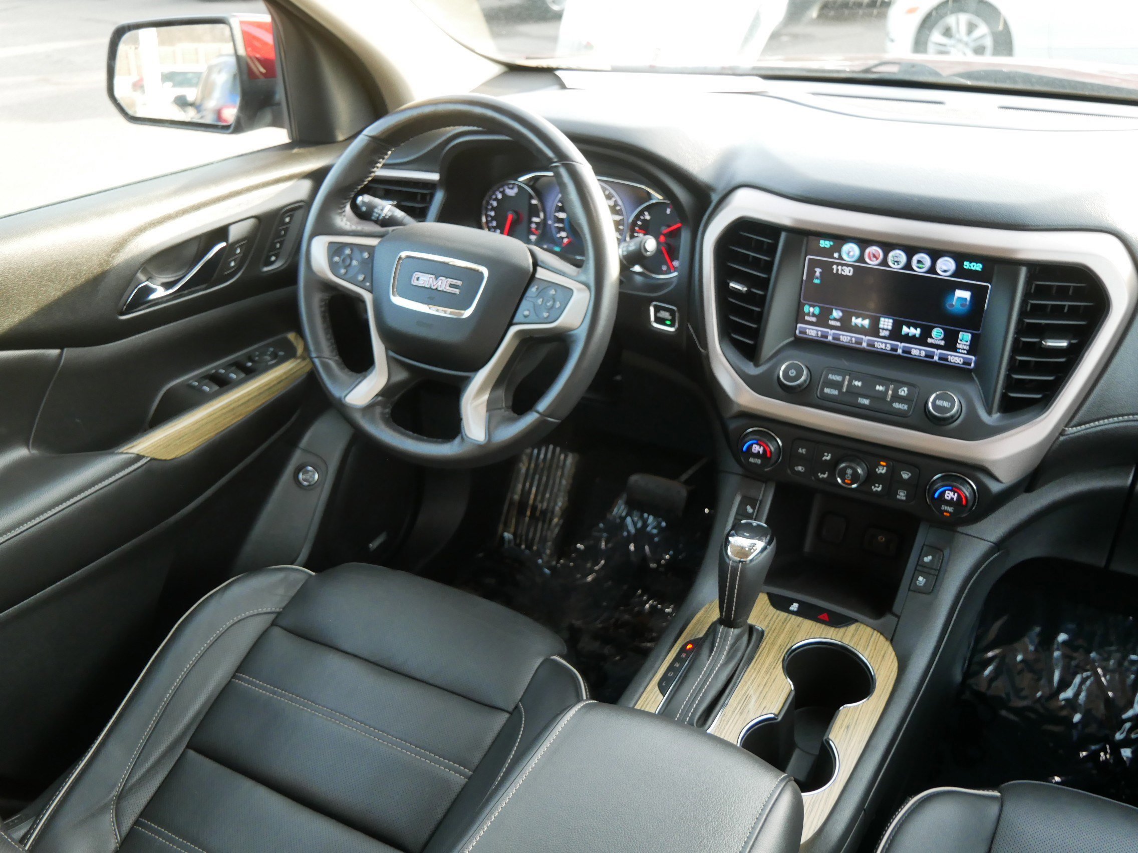 Used 2018 GMC Acadia Denali image 9