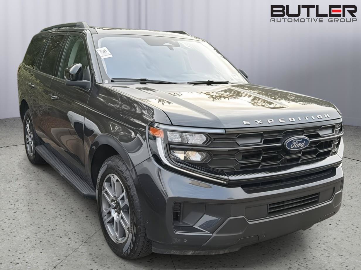 Certified 2025 Ford Expedition Active AWD/4WD image 8