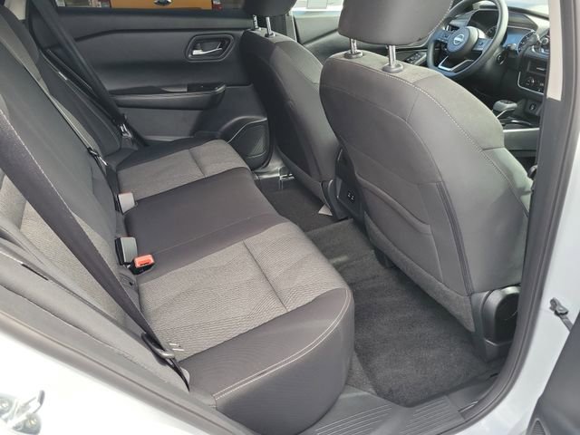 Used 2024 Nissan Rogue SV image 17