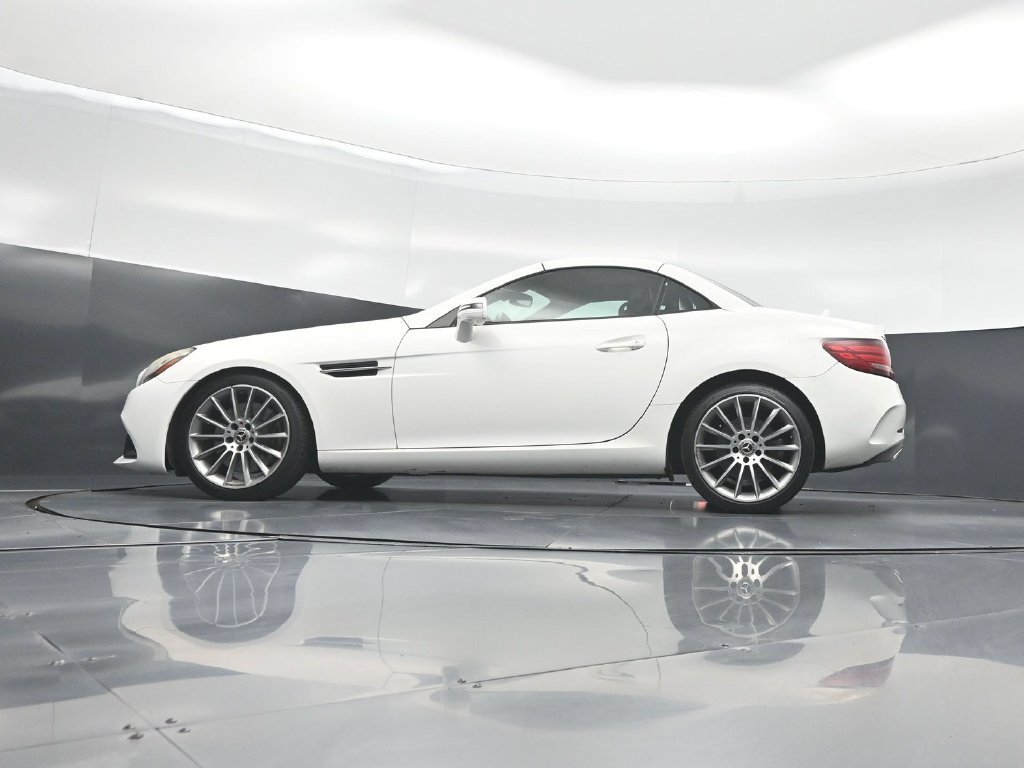 Used 2017 Mercedes-Benz SLC 300 image 46