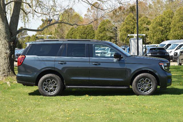 Certified 2025 Ford Expedition Active AWD/4WD image 8