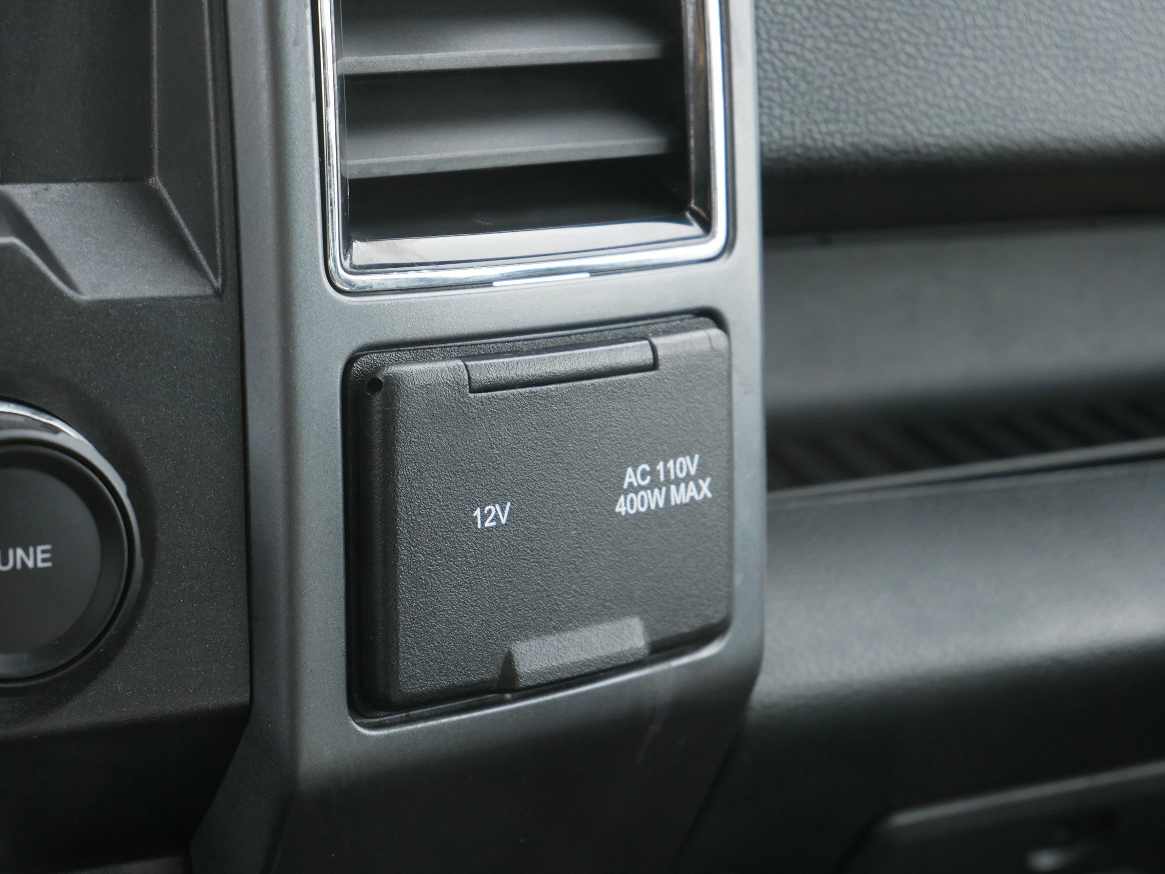 Certified 2019 Ford F150 XLT w/ Equipment Group 302A Luxury image 24