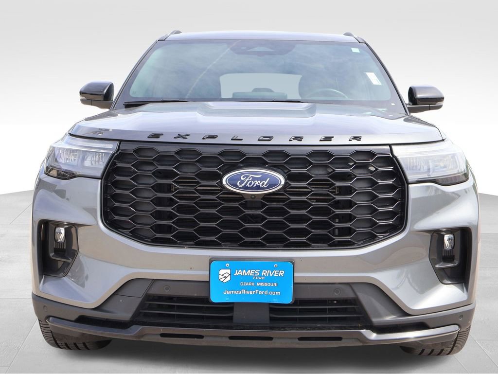 Certified 2025 Ford Explorer ST-Line w/ ST-Line Street Pack AWD/4WD image 7
