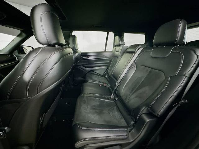 Used 2024 Jeep Grand Cherokee L Altitude RWD image 13