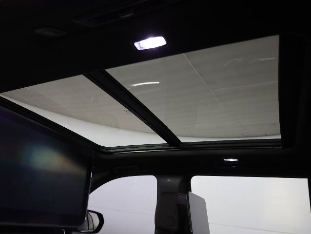 Used 2024 GMC Yukon XL Denali AWD/4WD image 21