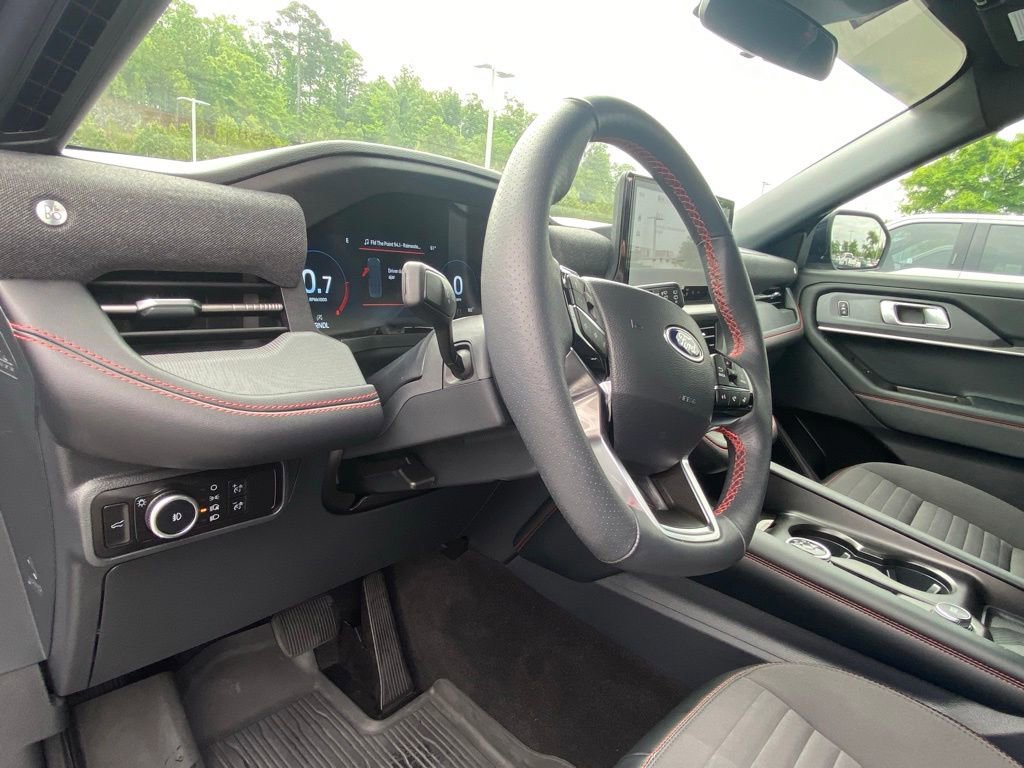 Certified 2025 Ford Explorer ST-Line image 9