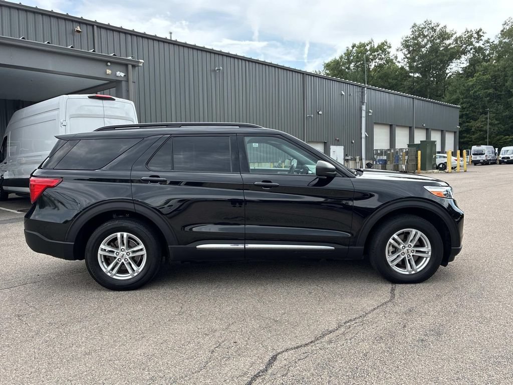 Certified 2023 Ford Explorer XLT w/ Equipment Group 202A AWD/4WD image 8