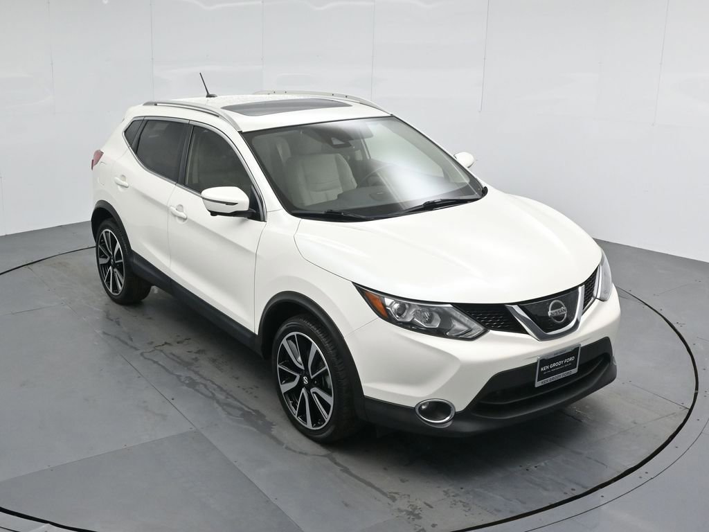 Used 2019 Nissan Rogue Sport SL w/ Premium Package image 4