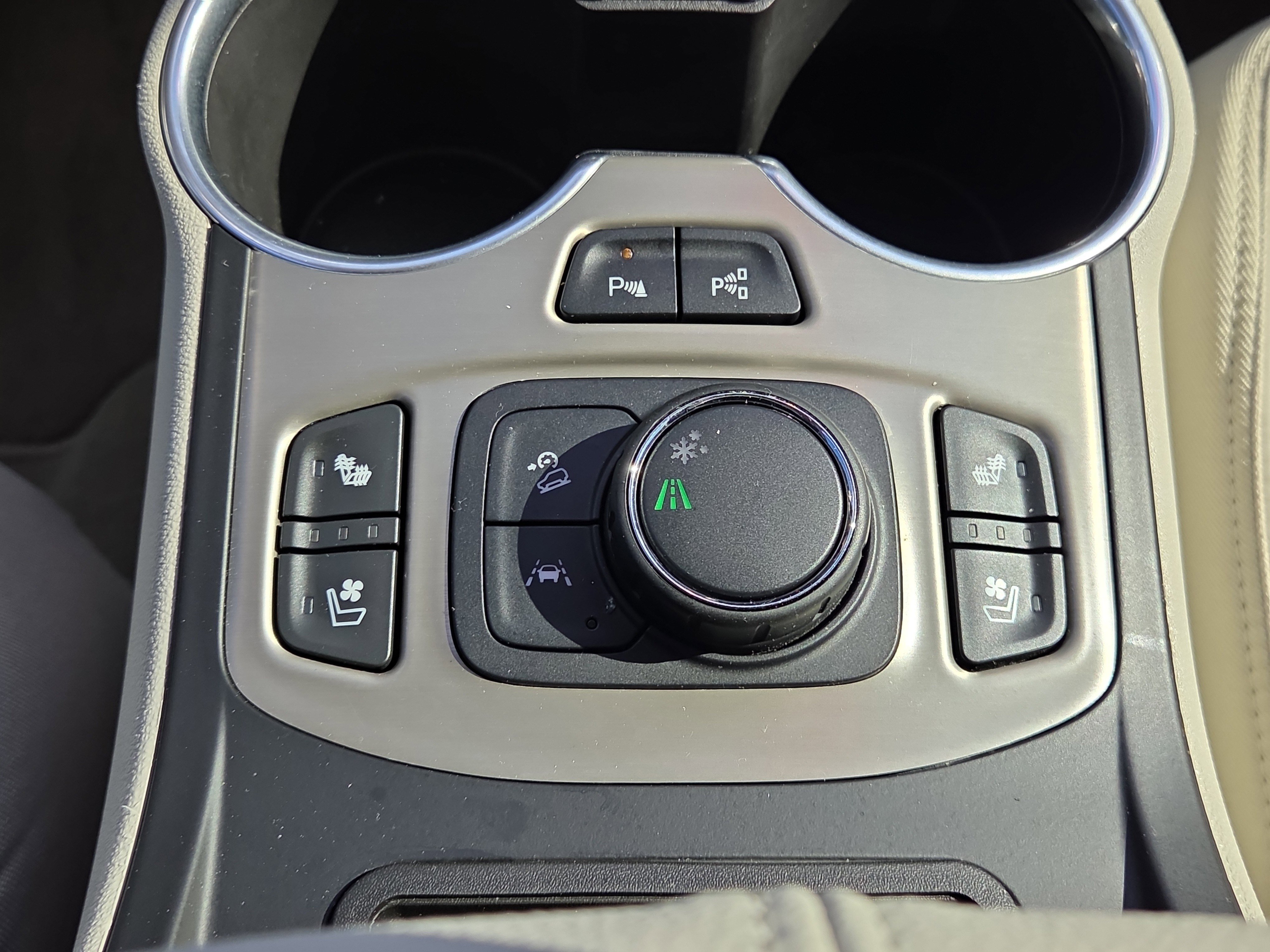 Used 2020 GMC Terrain Denali w/ Denali Premium Package image 26