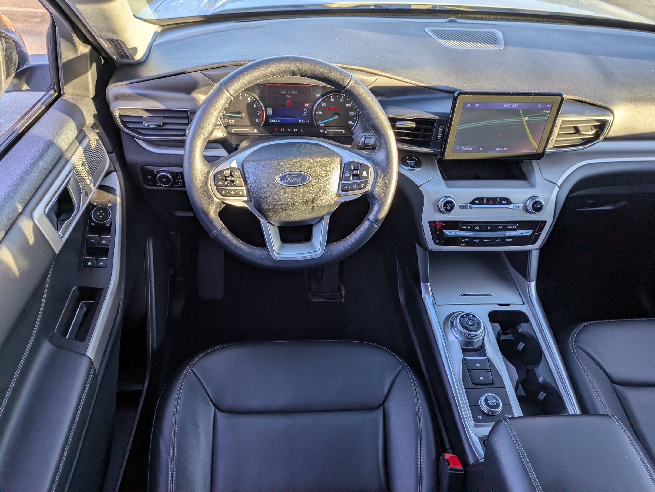 Certified 2023 Ford Explorer XLT w/ Equipment Group 202A image 33