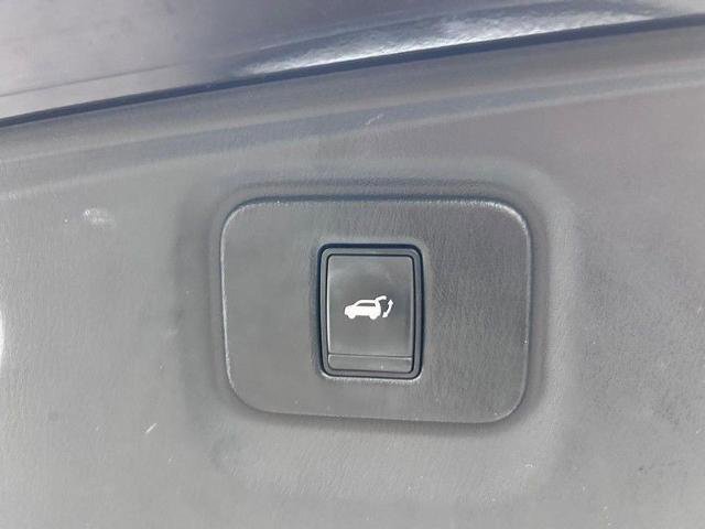 Used 2019 Nissan Pathfinder Platinum image 8