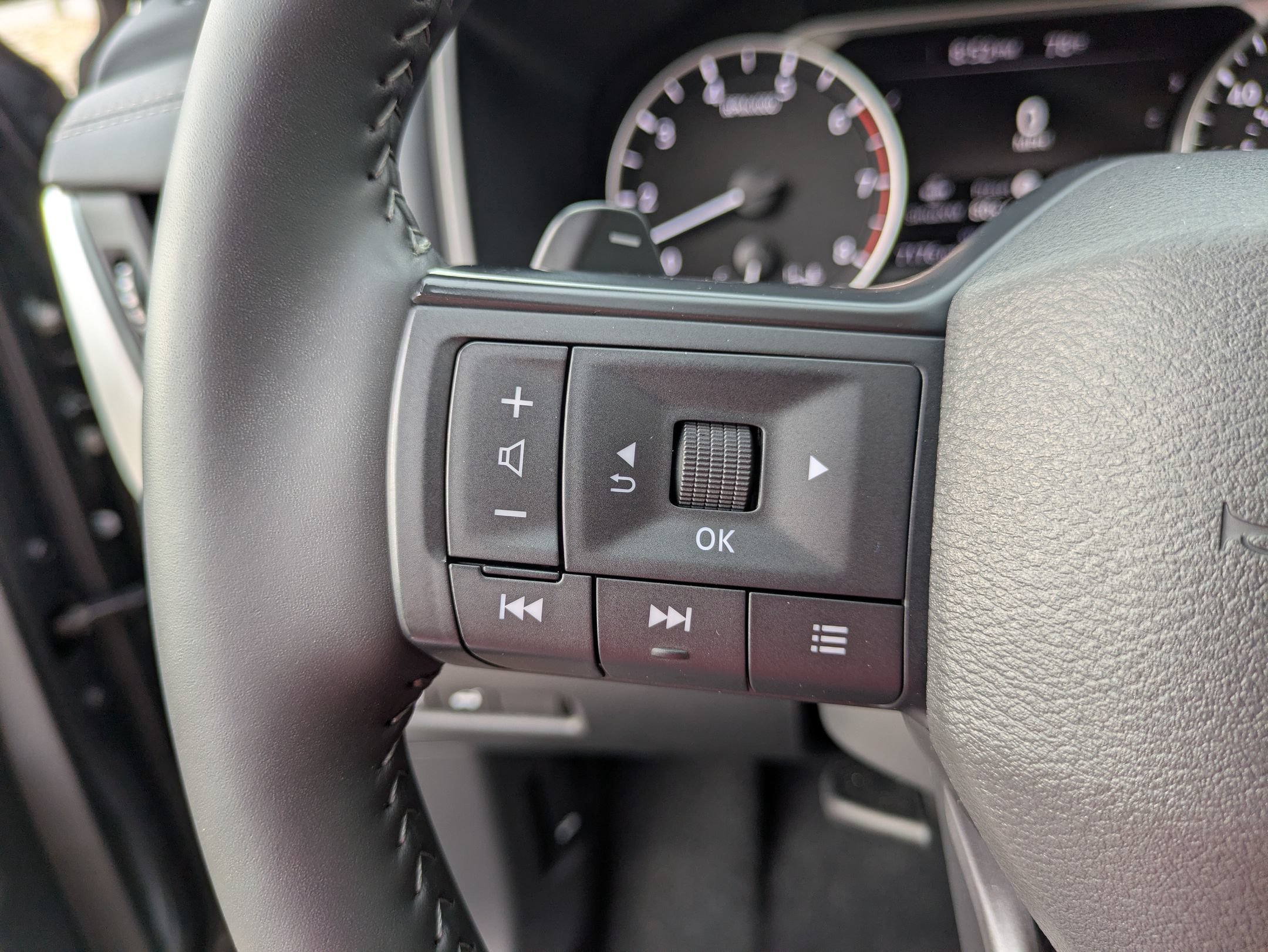 Used 2026 Nissan Rogue SV FWD image 18