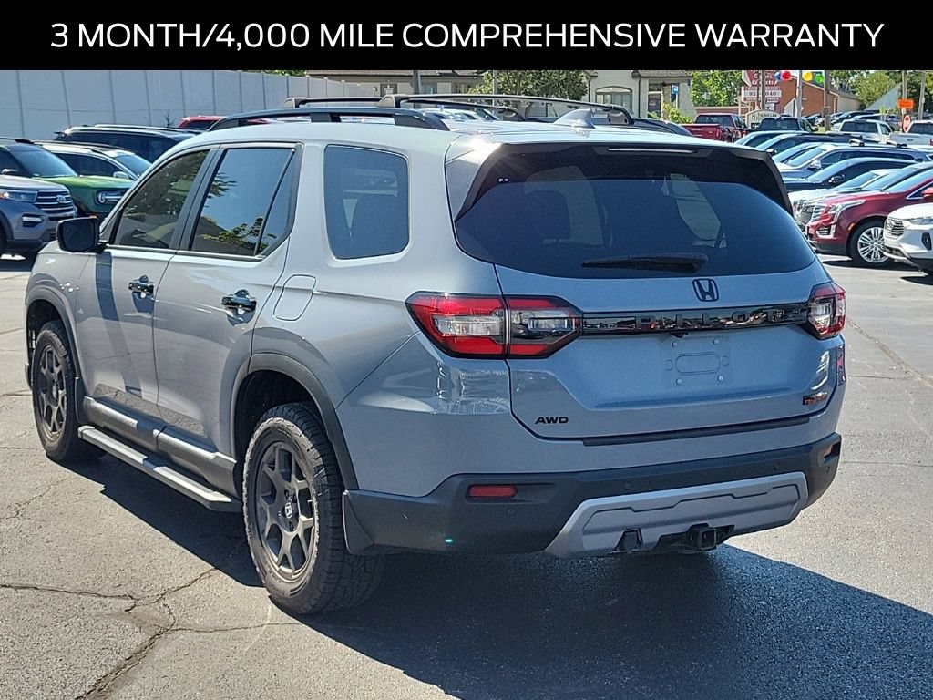 Used 2024 Honda Pilot TrailSport image 3