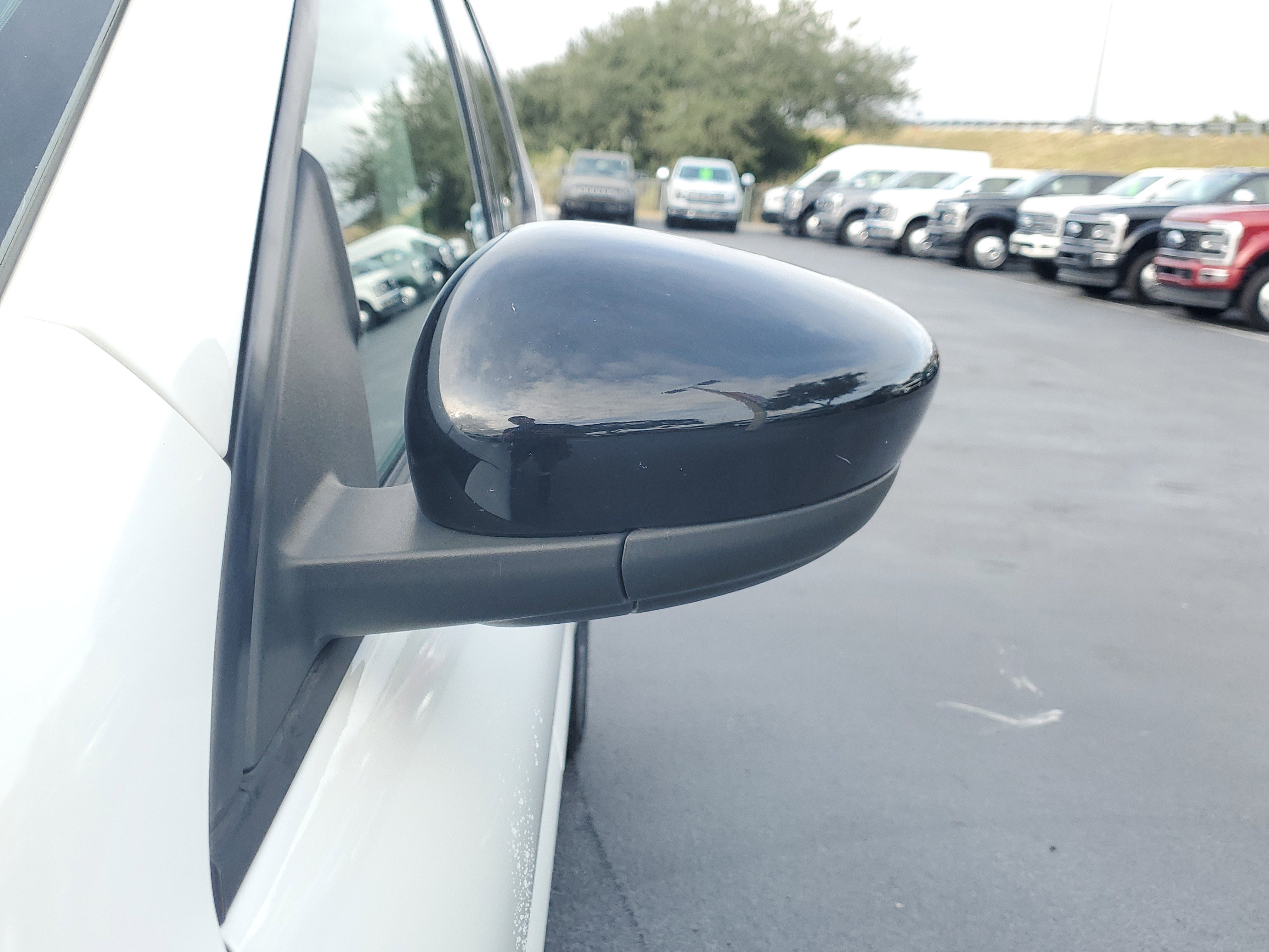 Certified 2021 Ford Escape SE w/ SE Sport Appearance Package image 4