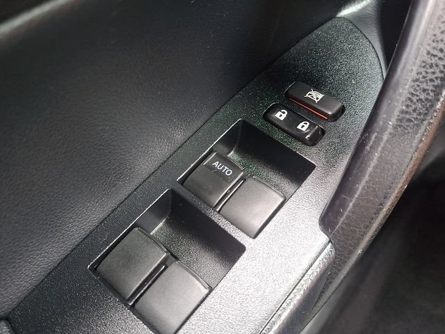 Used 2017 Toyota Corolla SE FWD image 26