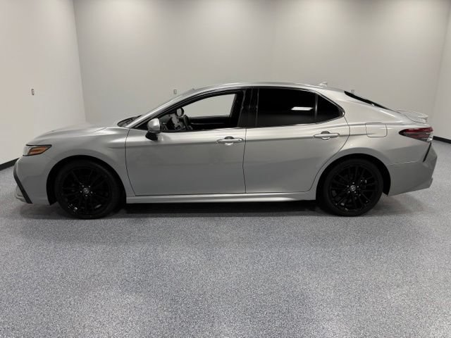 Used 2021 Toyota Camry XSE FWD image 8
