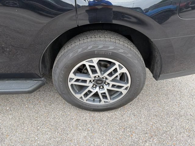 Certified 2025 Ford Expedition Active AWD/4WD image 17