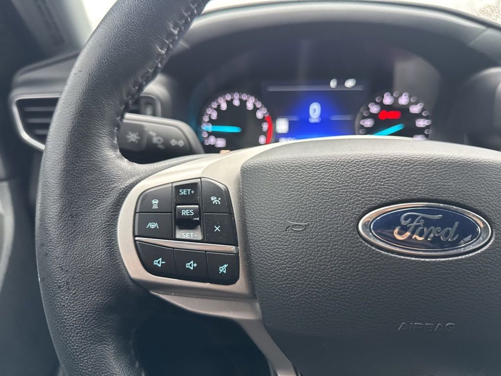 Certified 2022 Ford Explorer XLT w/ Equipment Group 202A image 23