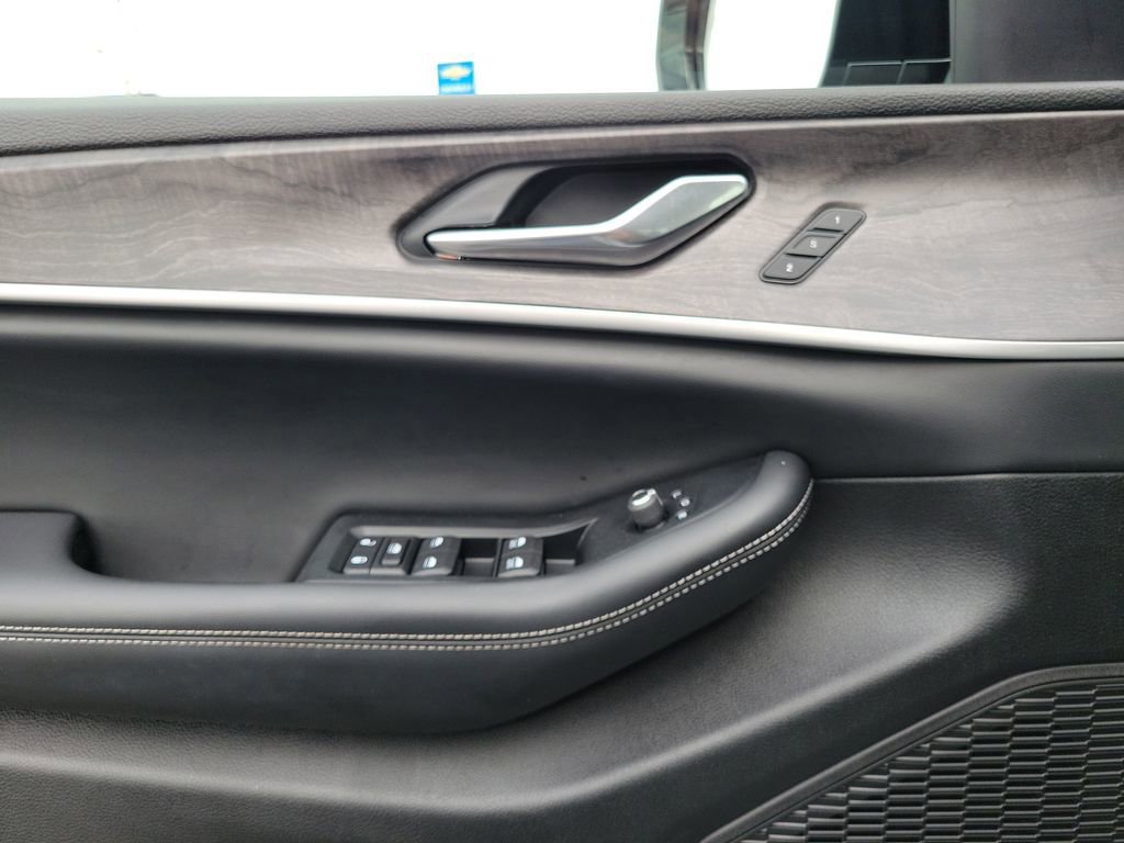 Used 2023 Jeep Grand Cherokee L Limited image 20