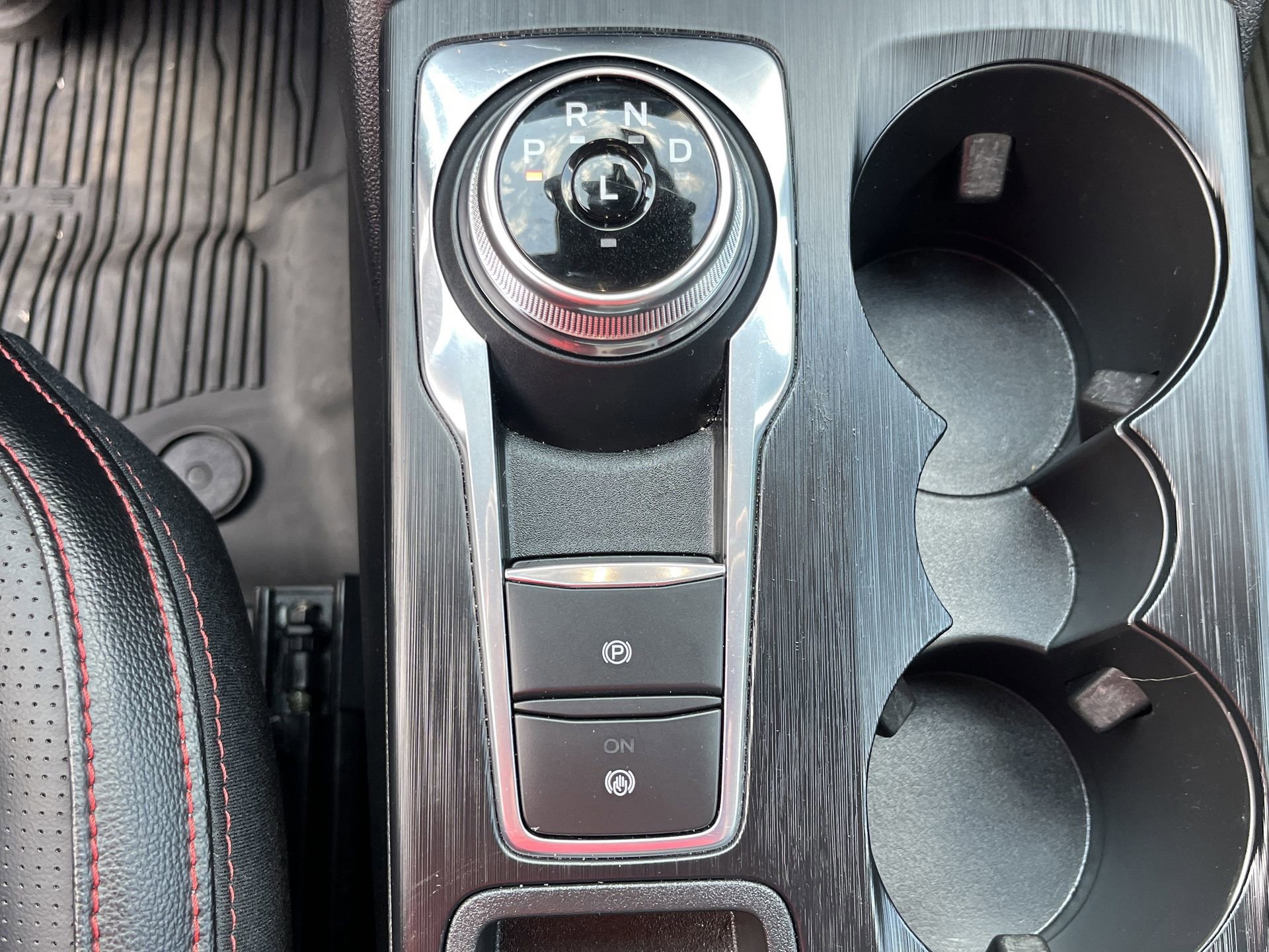 Certified 2025 Ford Escape ST-Line Elite w/ Premium Technology Package image 14