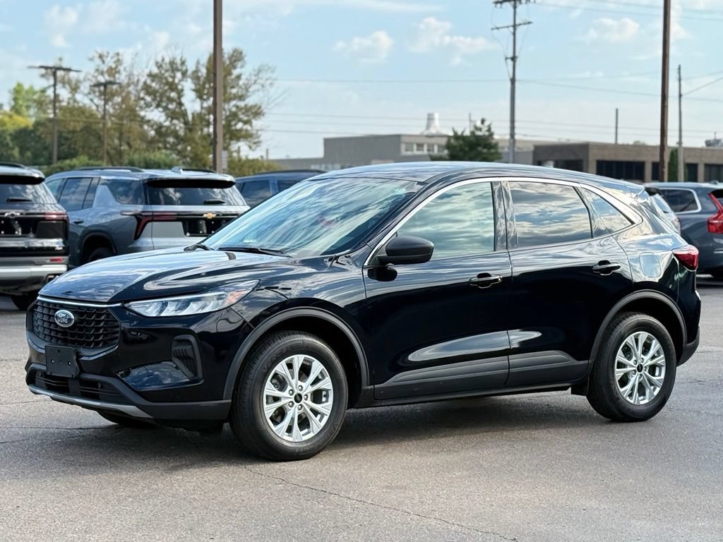 Certified 2024 Ford Escape Active AWD/4WD image 32