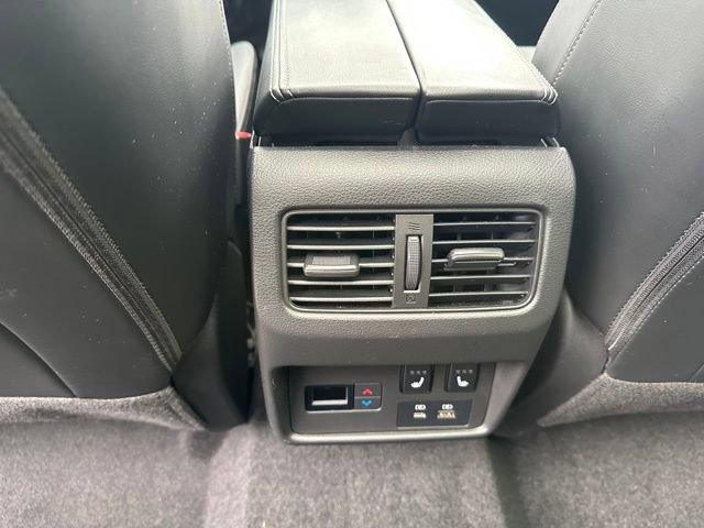Used 2023 Nissan Rogue Platinum w/ Platinum Premium Package AWD/4WD image 16