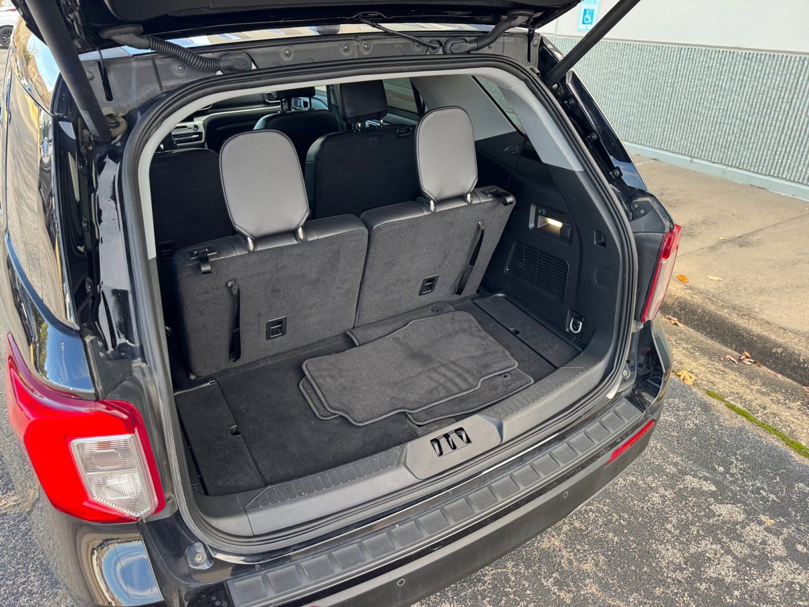 Certified 2023 Ford Explorer XLT w/ Equipment Group 202A image 16