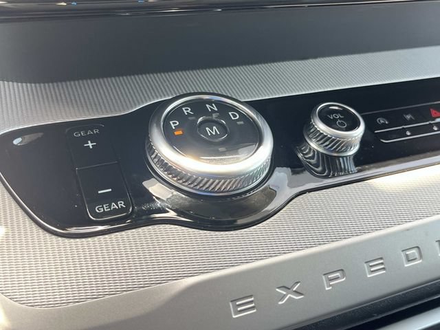 Certified 2025 Ford Expedition Active AWD/4WD image 41