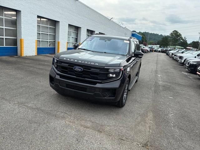 Certified 2025 Ford Expedition Active AWD/4WD image 8
