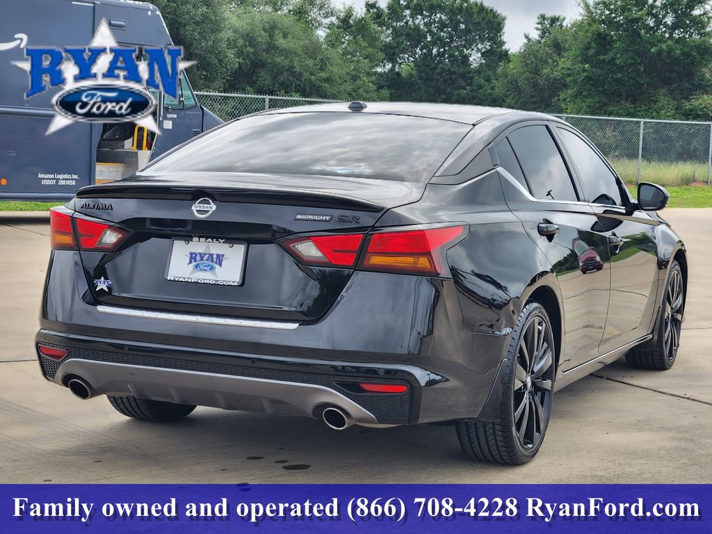 Used 2022 Nissan Altima 2.5 SR w/ Midnight Edition Package FWD image 3