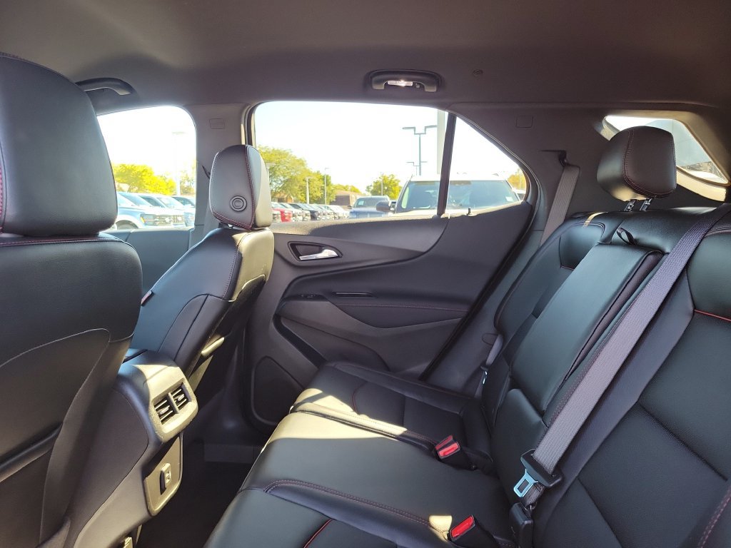 Used 2022 Chevrolet Equinox RS w/ RS Leather Package FWD image 14