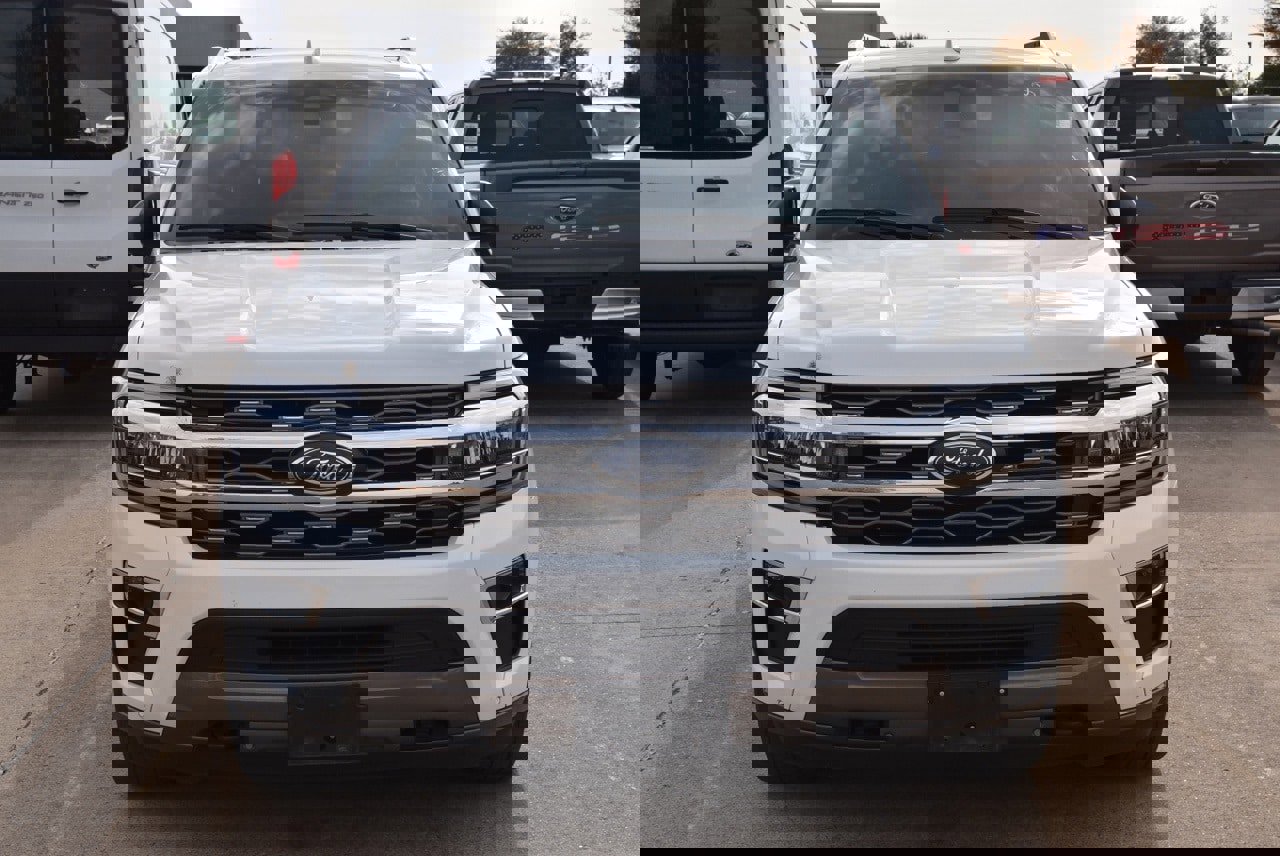 Certified 2023 Ford Expedition Max King Ranch image 3