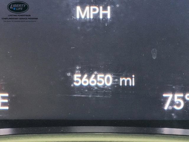 Used 2024 Chrysler Pacifica Touring-L FWD image 29
