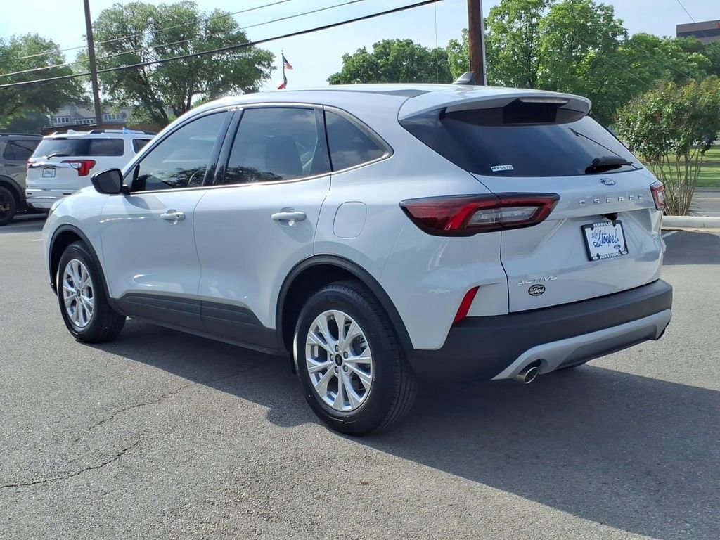 Certified 2025 Ford Escape Active FWD image 9