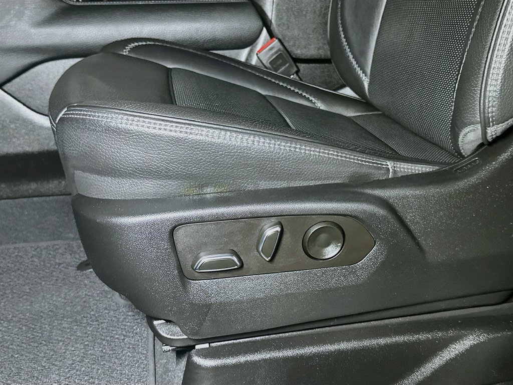 Used 2023 GMC Yukon Denali AWD/4WD image 19