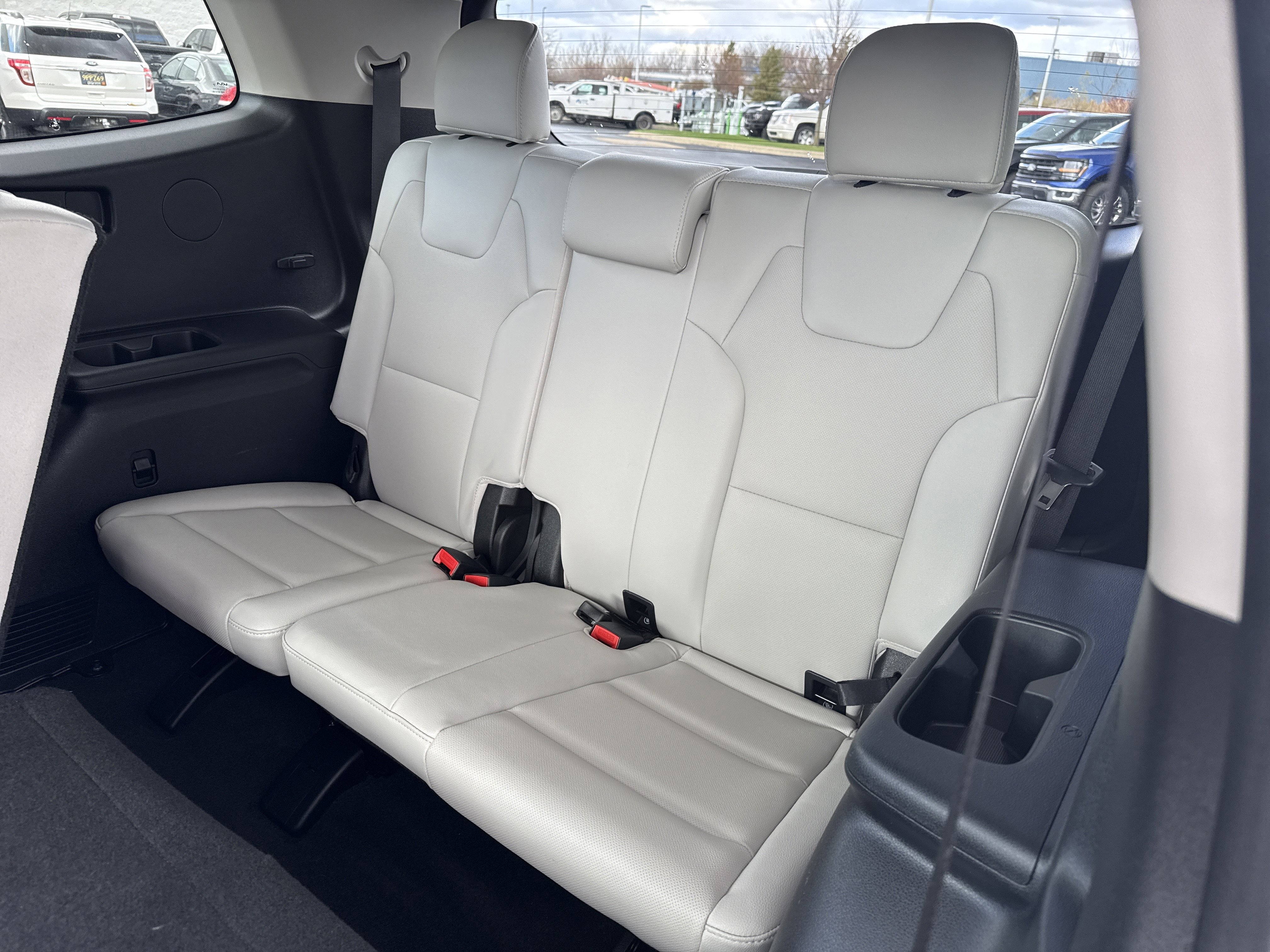 Used 2023 Kia Telluride FWD image 13