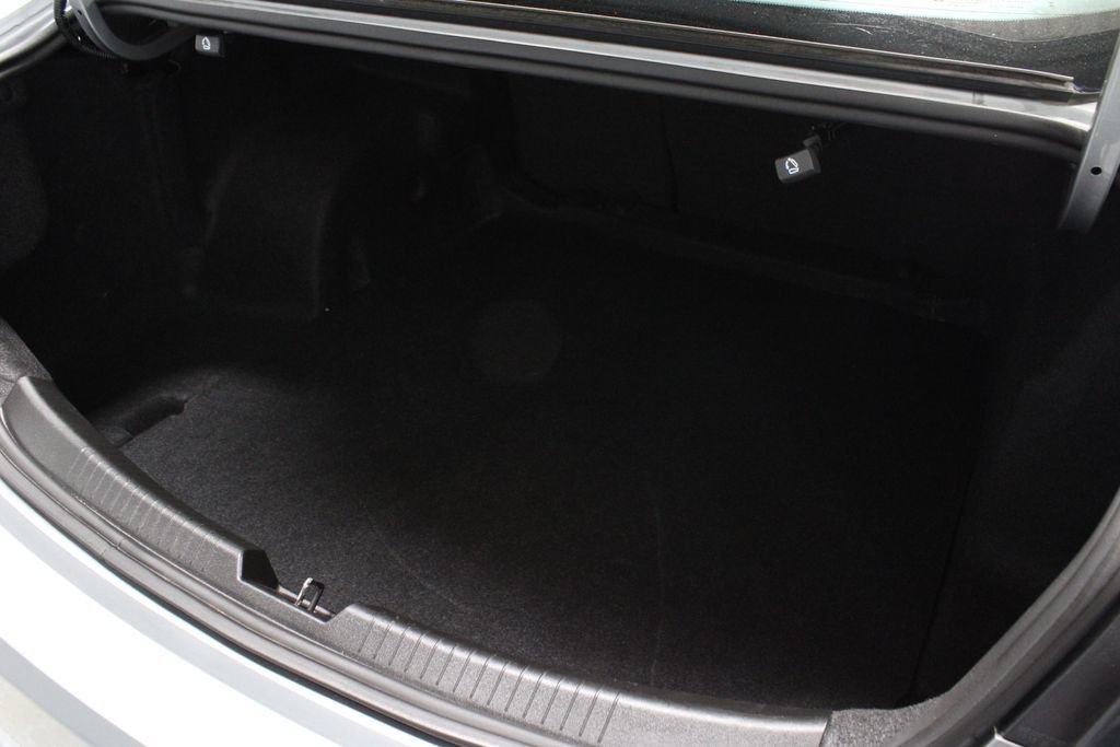 Used 2024 Chevrolet Malibu LT FWD image 18