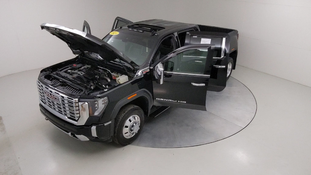 Used 2024 GMC Sierra 3500 Denali w/ Denali Reserve Package AWD/4WD image 45